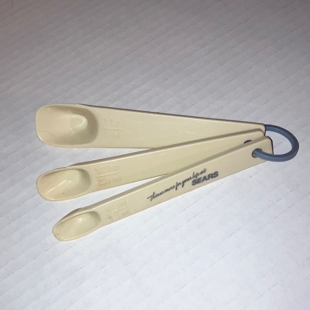 Sears “There’s more for your life at”‎ Cream Measuring Spoon Set Vtg Marketing